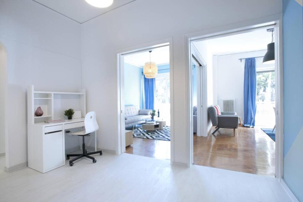 Palaio Faliro, A Bright And Spacious Apartment Atény Exteriér fotografie